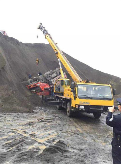 尼勒克上犹道路救援